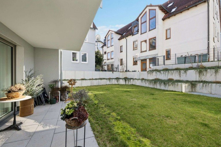 Terrasse mit Garten Pleidelsheim Erdgeschosswohnung Exklusive 2-Zi. Erdgeschosswohnung - Wohlf�hloase im betreuten Wohnen in Pleidelsheim