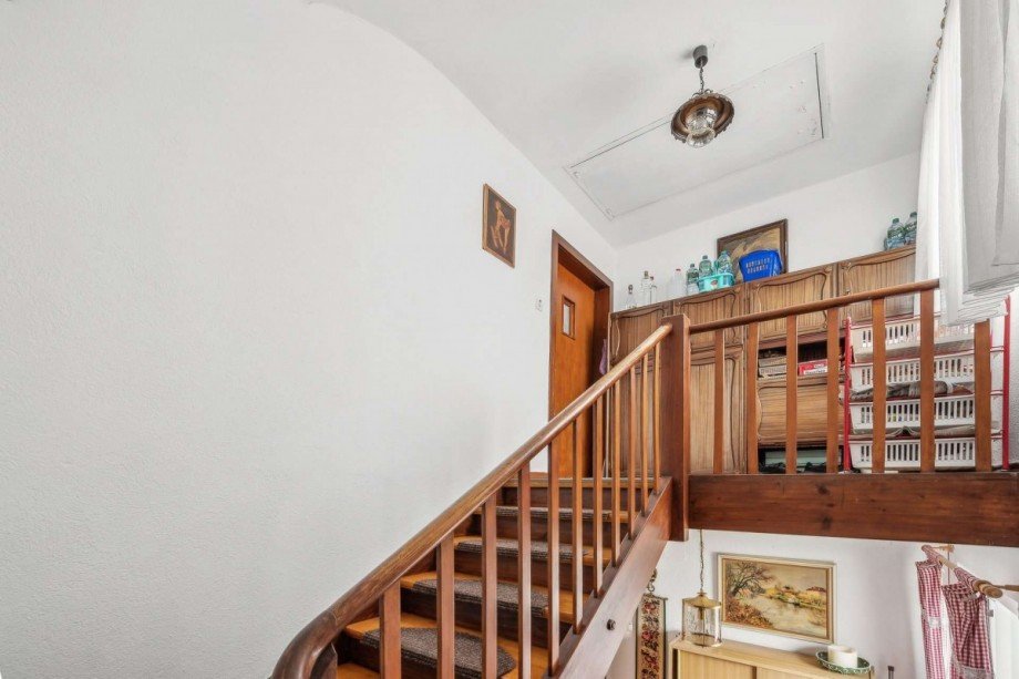 Treppenhaus mit EIngangst�r Dachgeschosswohnung Gaggenau