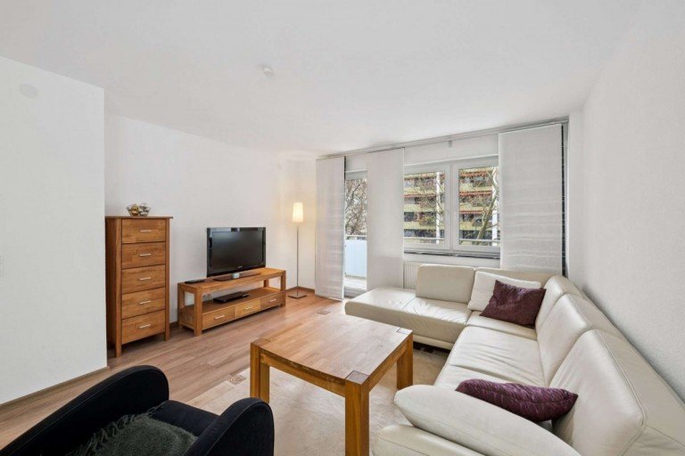 Wohnzimmer Gaggenau Etagenwohnung Erste Wohnung f�r Singles oder Paare - kernsanierte 2-Zi. Wohnung mit Balkon in Gaggenau