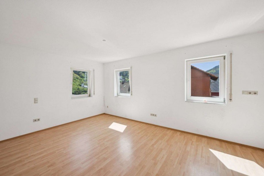 Schlafzimmer 1. OG Zweifamilienhaus Forbach