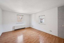 Wohnzimmer 1. OG Renovierungsbed�rftiges 2-Familienhaus mit gro�em Garten und Ausbaupotenzial in Forbach