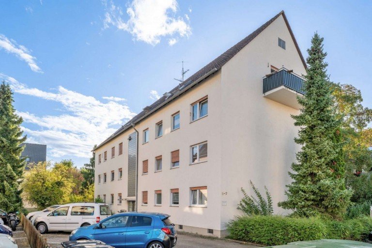 Au�enansicht Edingen-Neckarhausen Wohnung Gro�z�gige 4-Zi. Wohnung im Hochparterre mit Balkon & PKW-Stellplatz in Edingen-Neckarhausen