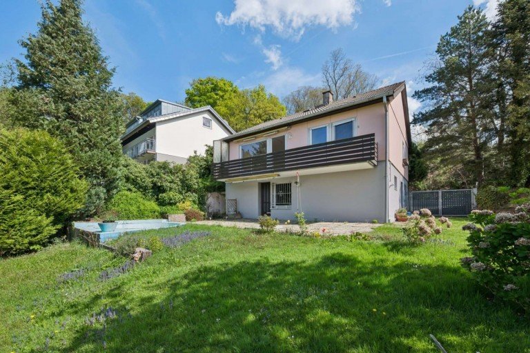 Au�enansicht Gernsbach Einfamilienhaus Ruhige Waldrandlage mit Weitblick - EFH mit gro�em Grundst�ck und vielf�ltigem Entwicklungspotenzial