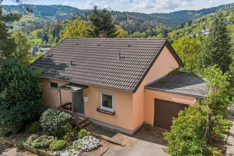 Drohnenaufnahme Einfamilienhaus Gernsbach