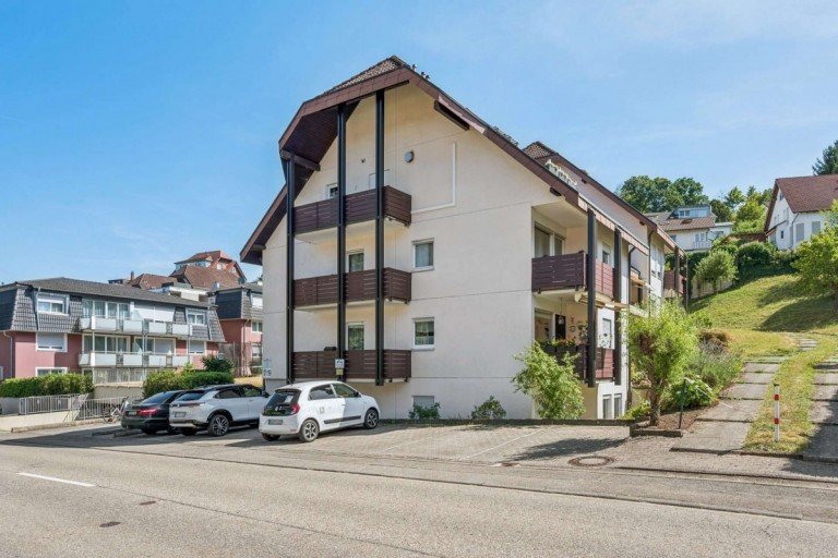 Au�enansicht Gernsbach Souterrainwohnung Attraktive Kapitalanlage mit 4,59 % Rendite / 2-Zi. Souterrainwohnung mit Stellplatz in Gernsbach