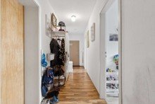 Flur Gro�z�gige 4-Zi. Wohnung im Hochparterre mit Balkon & PKW-Stellplatz in Edingen-Neckarhausen