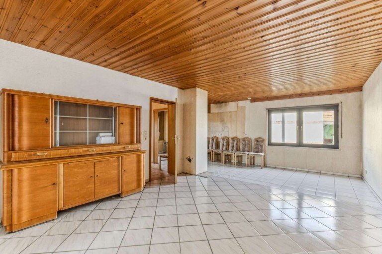 Wohnbereich B�hl-Iggelheim Wohnung Ideales Sanierungsobjekt: Wohnung mit Haus-Charakter in B�hl-Iggelheim