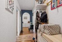Flur Gro�z�gige 4-Zi. Wohnung im Hochparterre mit Balkon & PKW-Stellplatz in Edingen-Neckarhausen