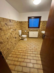 Bad 3-Zi. Wohnung in Huzenbach