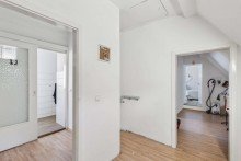 Flur 1. OG Gro�z�gige 5-Zi. Wohnung mit Hauscharakter in Dannstadt-Schauernheim