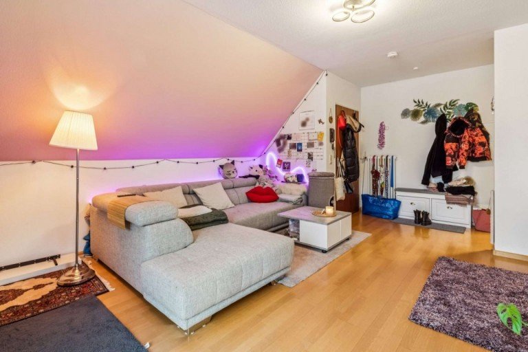 Wohnzimmer Waldkirch Dachgeschosswohnung Charmante 2-Zi. Dachgeschosswohnung in Waldkirch